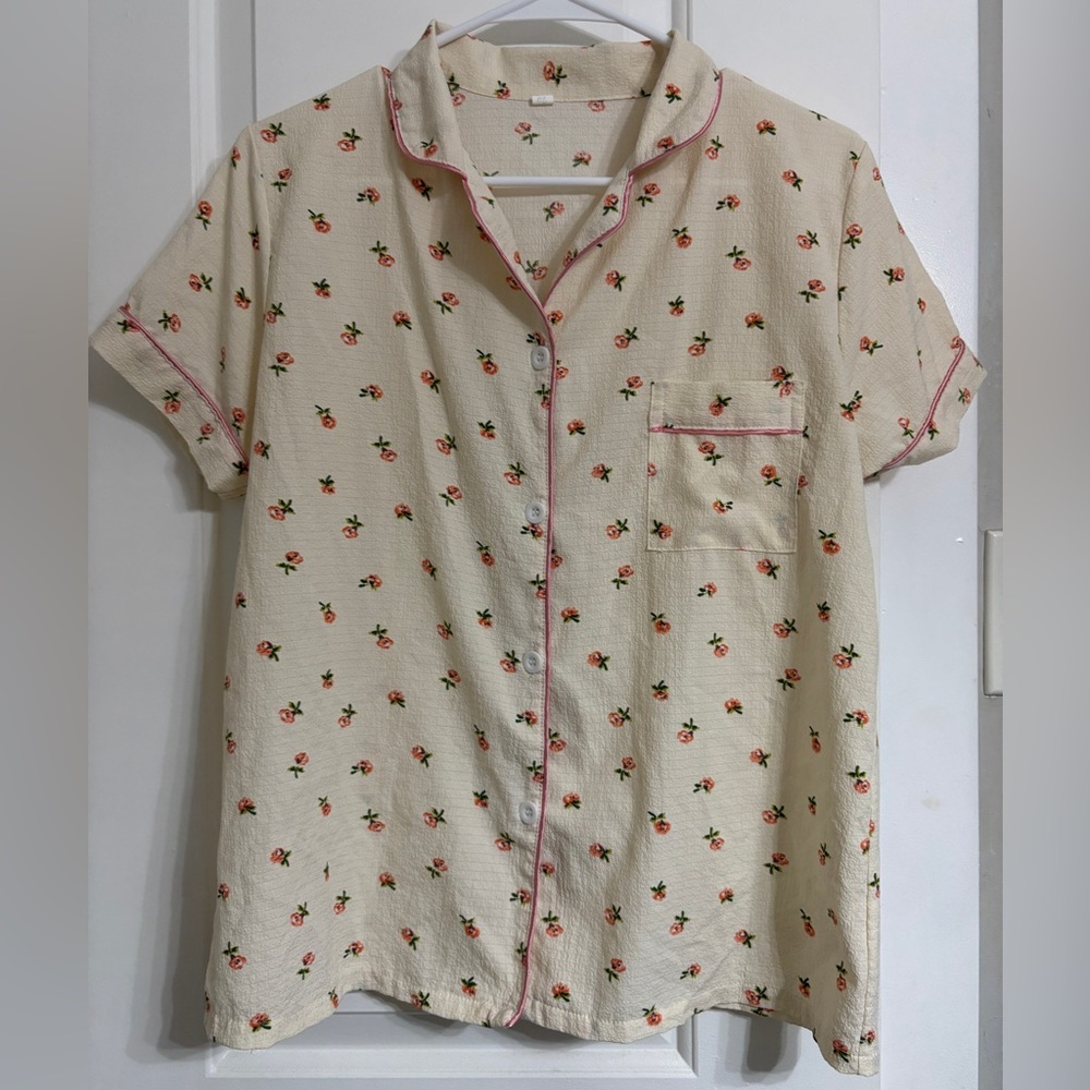 NWOT Women’s Floral Cream Pajamas